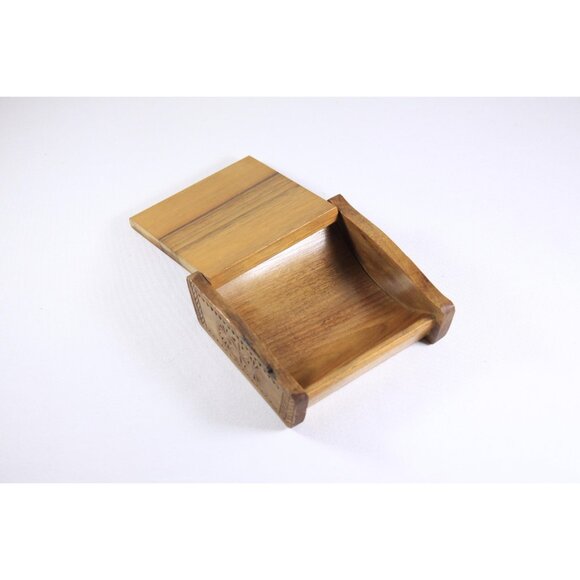 Vintage chip carved wooden card box cigarette box, home office desk tidy - Picture 3 of 10